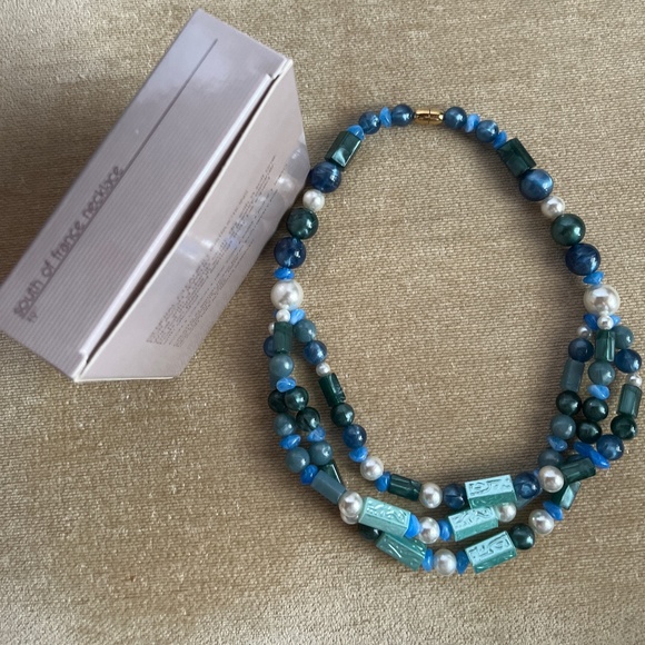 VINTAGE (1988) AVON SOUTH OF FRANCE NECKLACE - Picture 2 of 3